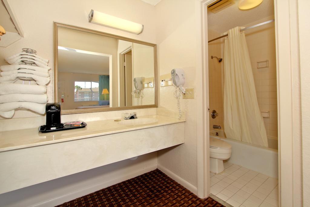 Super 8 By Wyndham Kissimmee Motel Oda fotoğraf